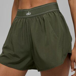 NWT Alo Yoga Match Point Shorts size Medium Olive Green